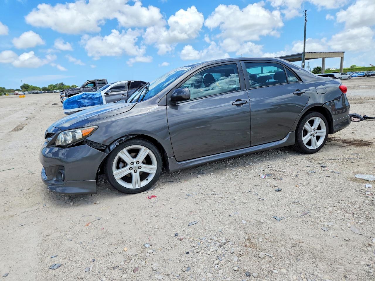 2T1BU4EE4DC027447 · 2013 TOYOTA COROLLA