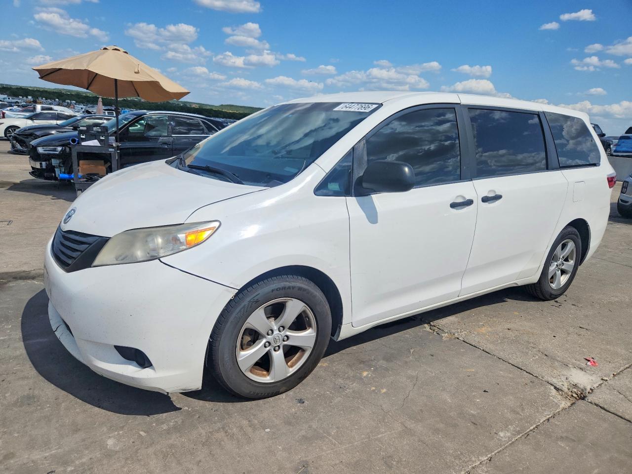 5TDZK3DC4FS644176 · 2015 TOYOTA SIENNA