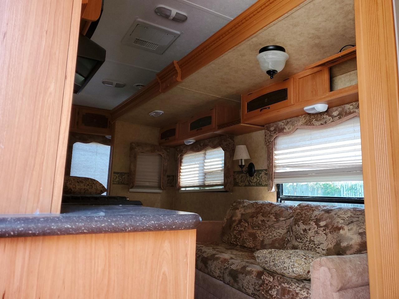 4YDF31628AE600587 · 2010 KEYSTONE LAREDO · 5/10