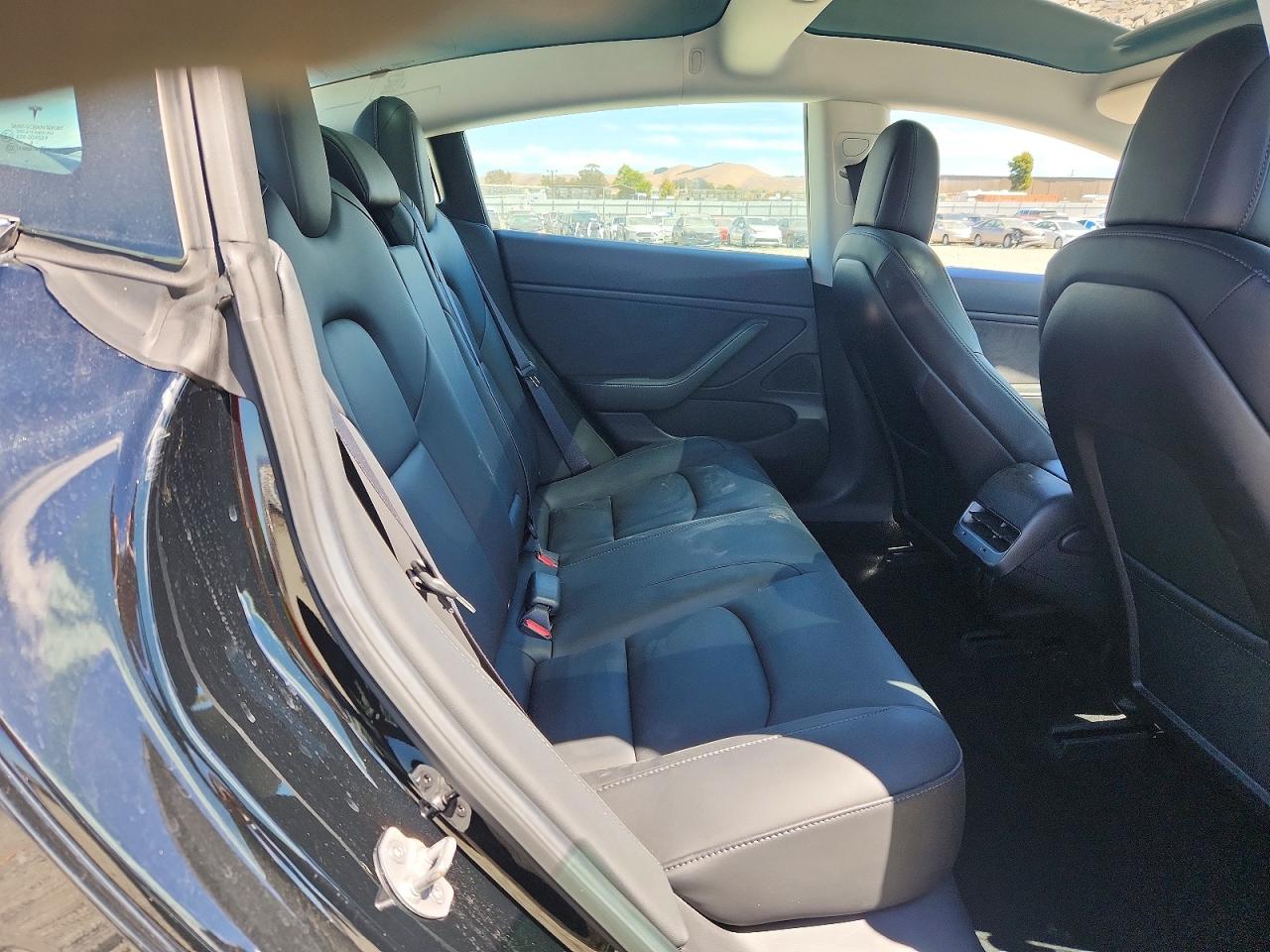 5YJ3E1EB9KF197057 · 2019 TESLA MODEL 3 · 10/13