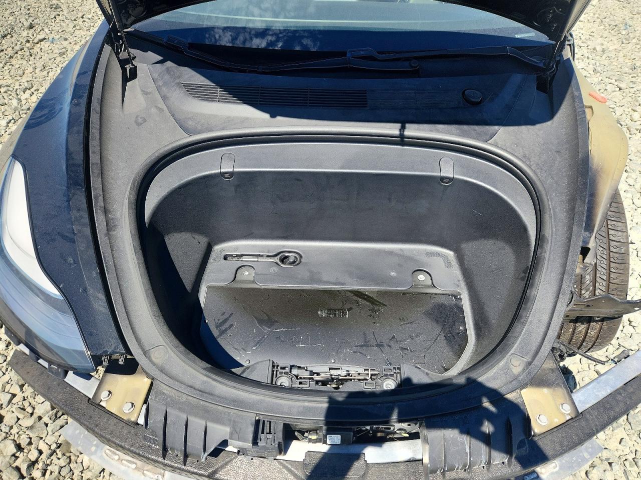 5YJ3E1EB9KF197057 · 2019 TESLA MODEL 3 · 11/13