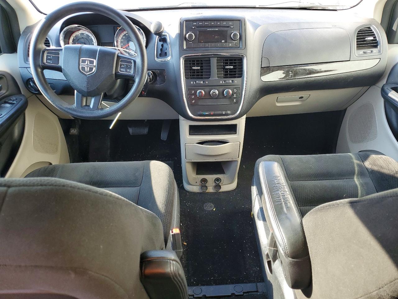 2C4RDGBG0GR309093 · 2016 DODGE GRAND CARAVAN · 8/12