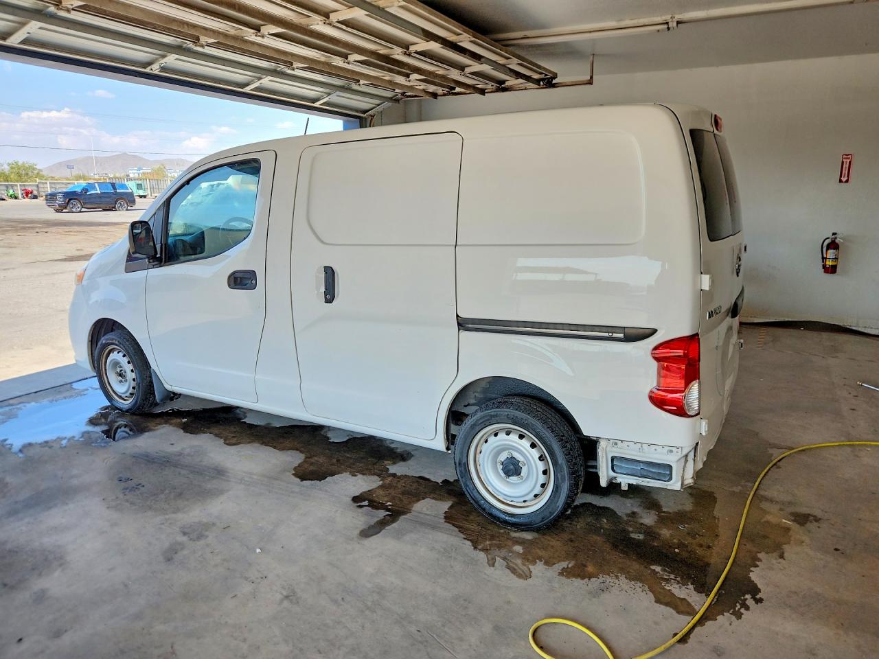 3N6CM0KN3LK696051 · 2020 NISSAN NV200 · 2/13