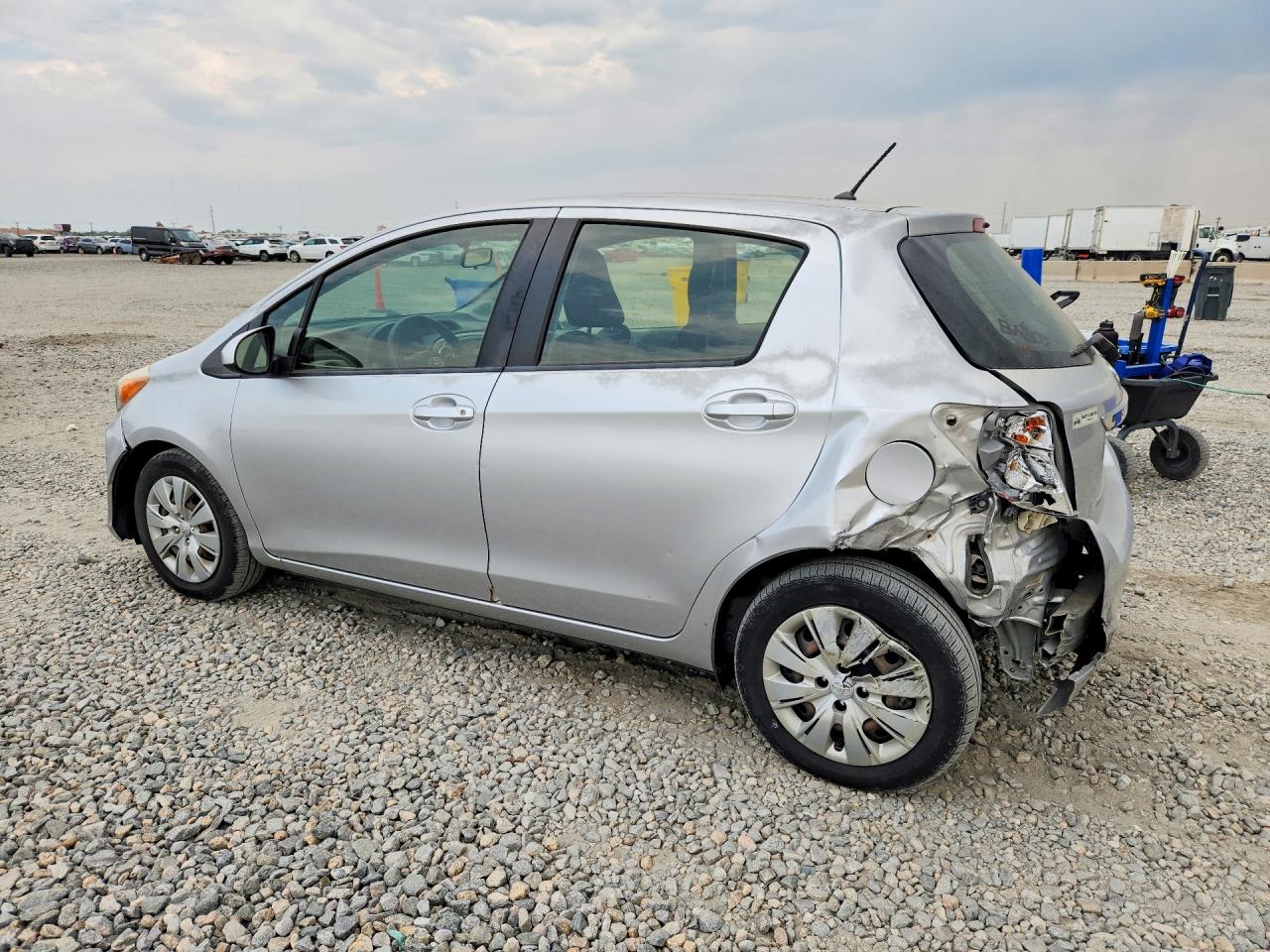 JTDKTUD39ED592056 · 2014 TOYOTA YARIS · 2/13