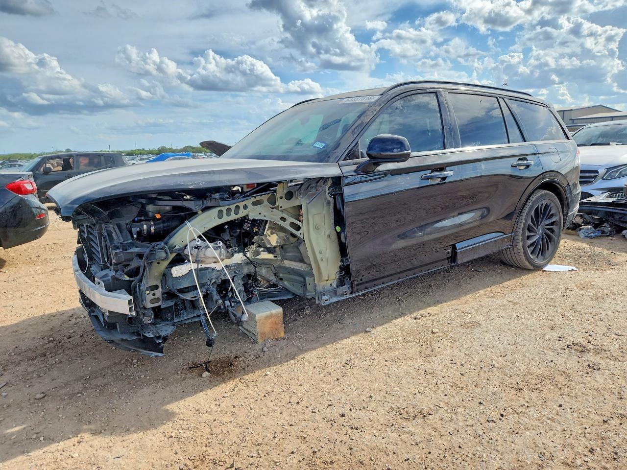 5LM5J7XC9PGL09519 · 2023 LINCOLN AVIATOR