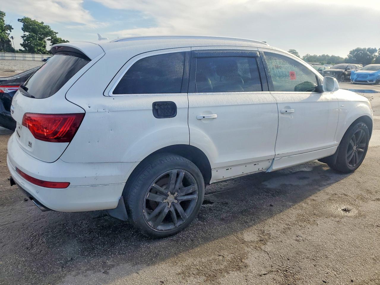 WA1WMAFE2BD003561 · 2011 AUDI Q7 · 3/13