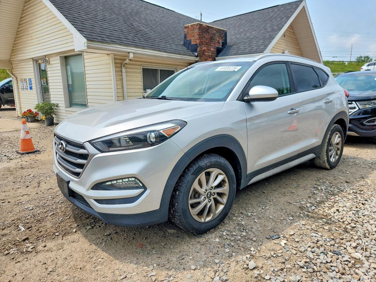 KM8J33A45JU683480 · 2018 HYUNDAI TUCSON