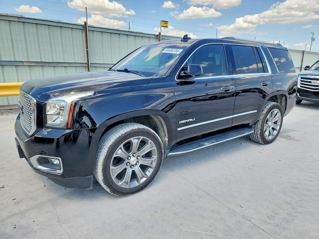 1GKS1CKJ9KR320773 · 2019 GMC YUKON