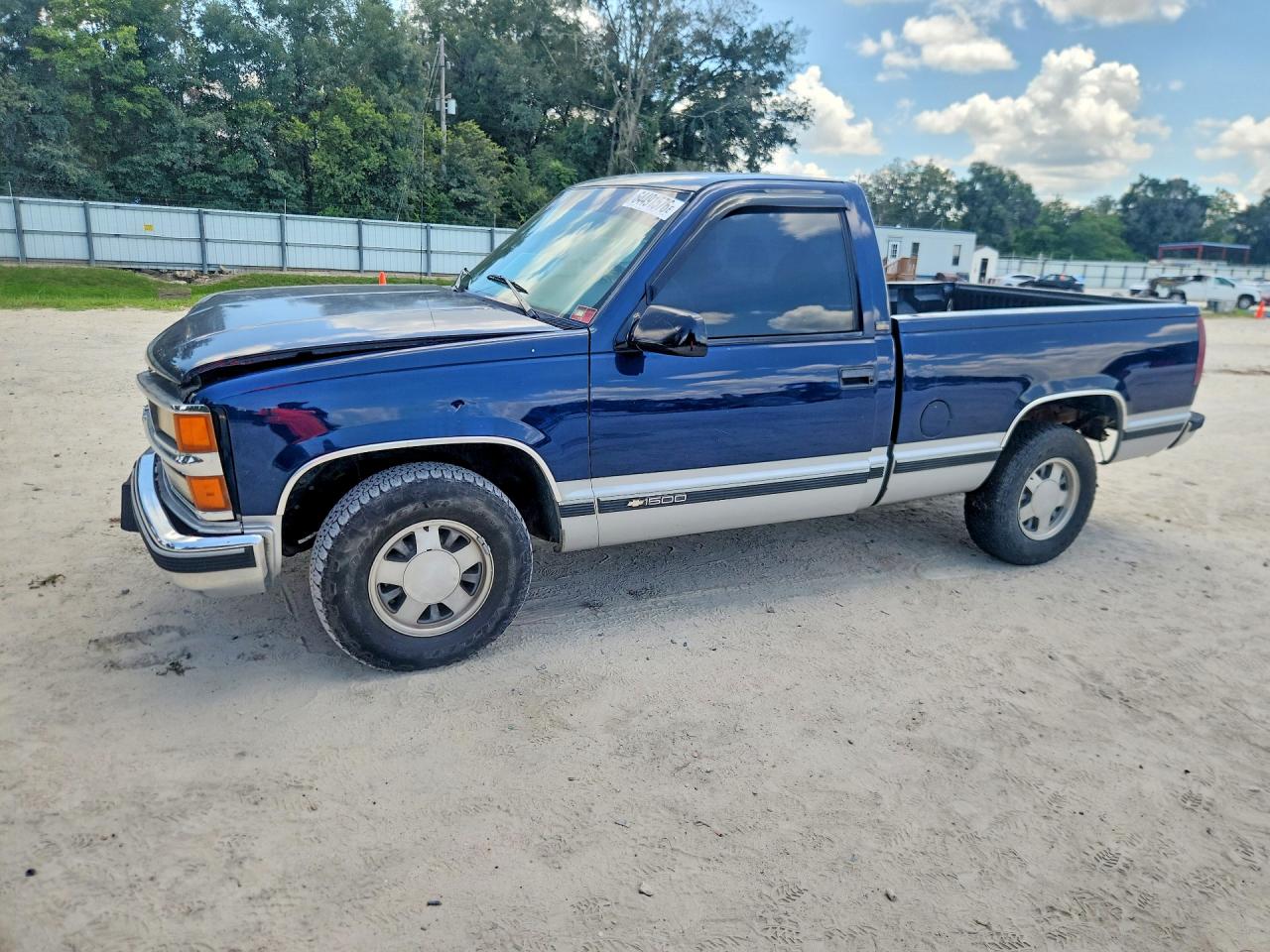 1GCEC14W2TZ132128 · 1996 CHEVROLET GMT-400