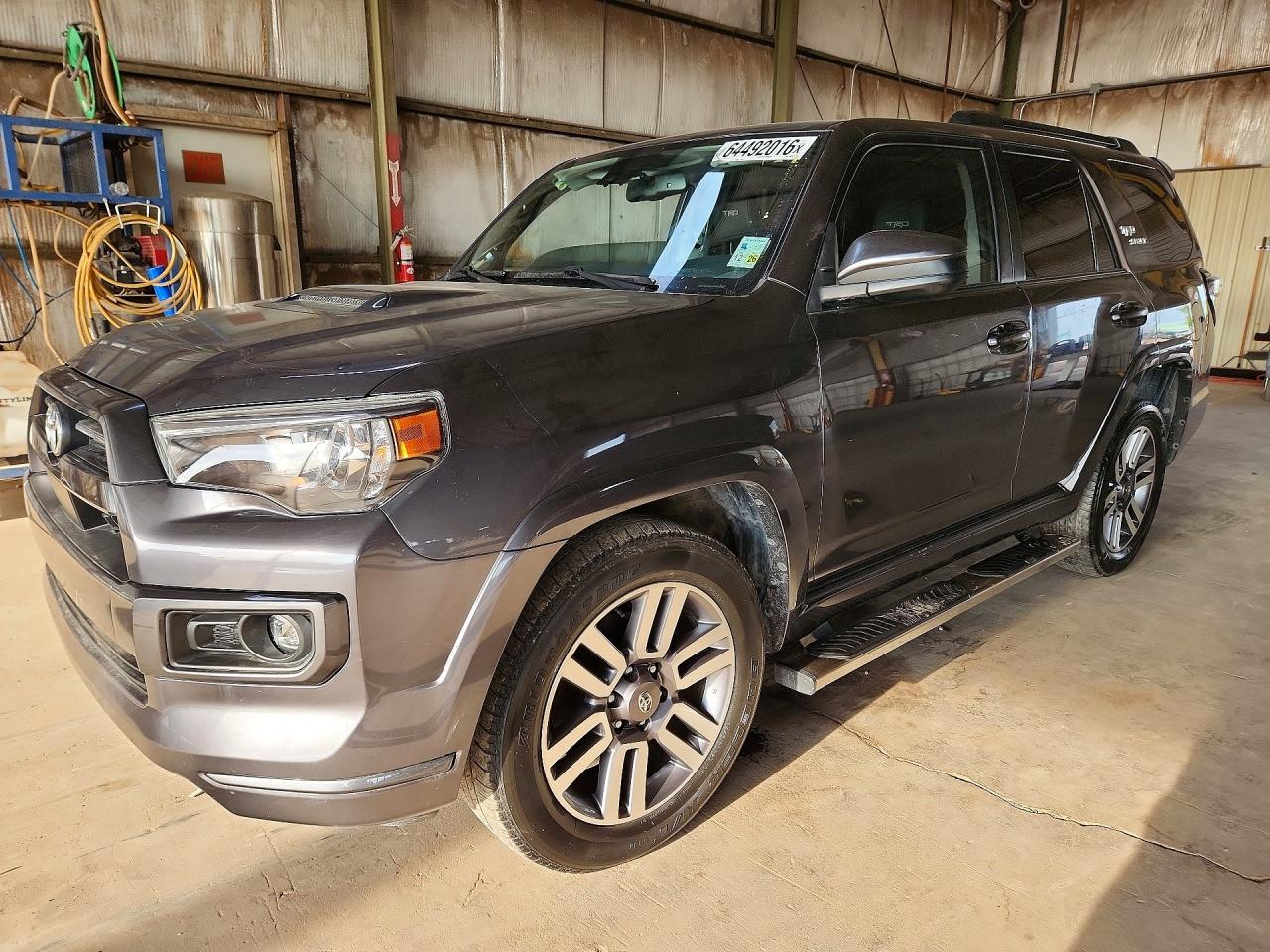 JTEAU5JR8N5266360 · 2022 TOYOTA 4RUNNER