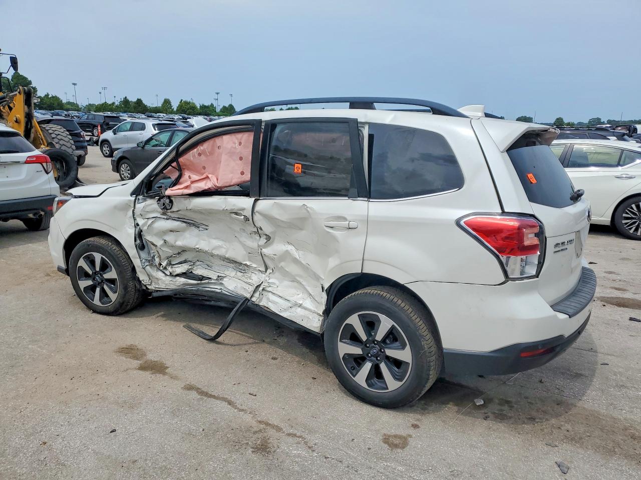 JF2SJARC5JH413061 · 2018 SUBARU FORESTER · 2/12