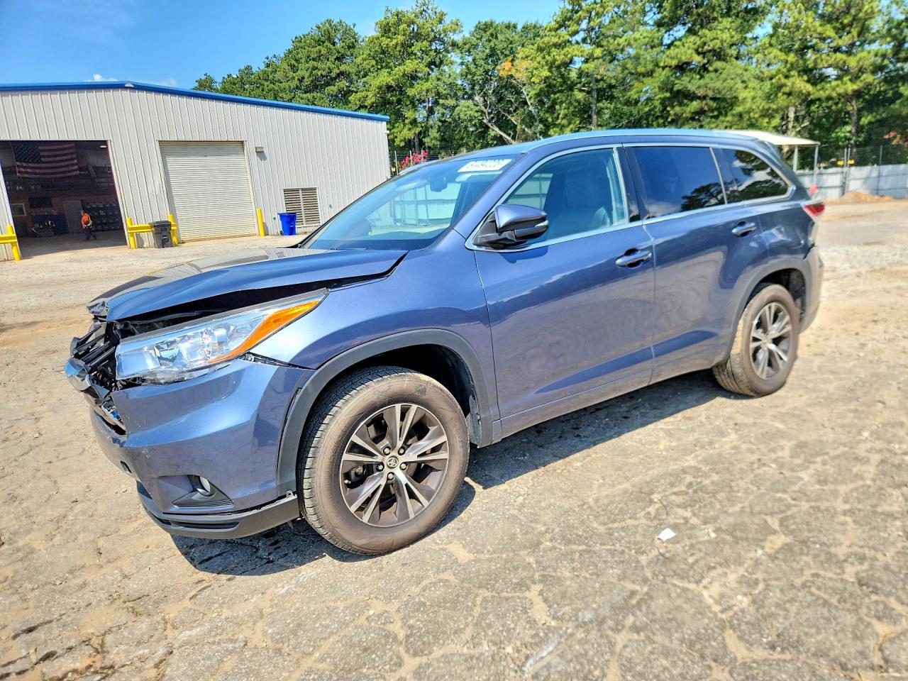 5TDKKRFHXGS121405 · 2016 TOYOTA HIGHLANDER