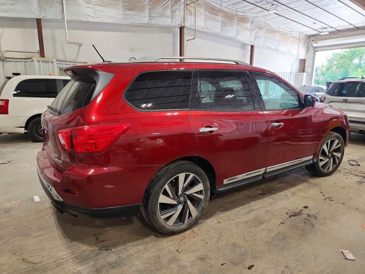 5N1DR2MMXJC625341 · 2018 NISSAN PATHFINDER · 3/13