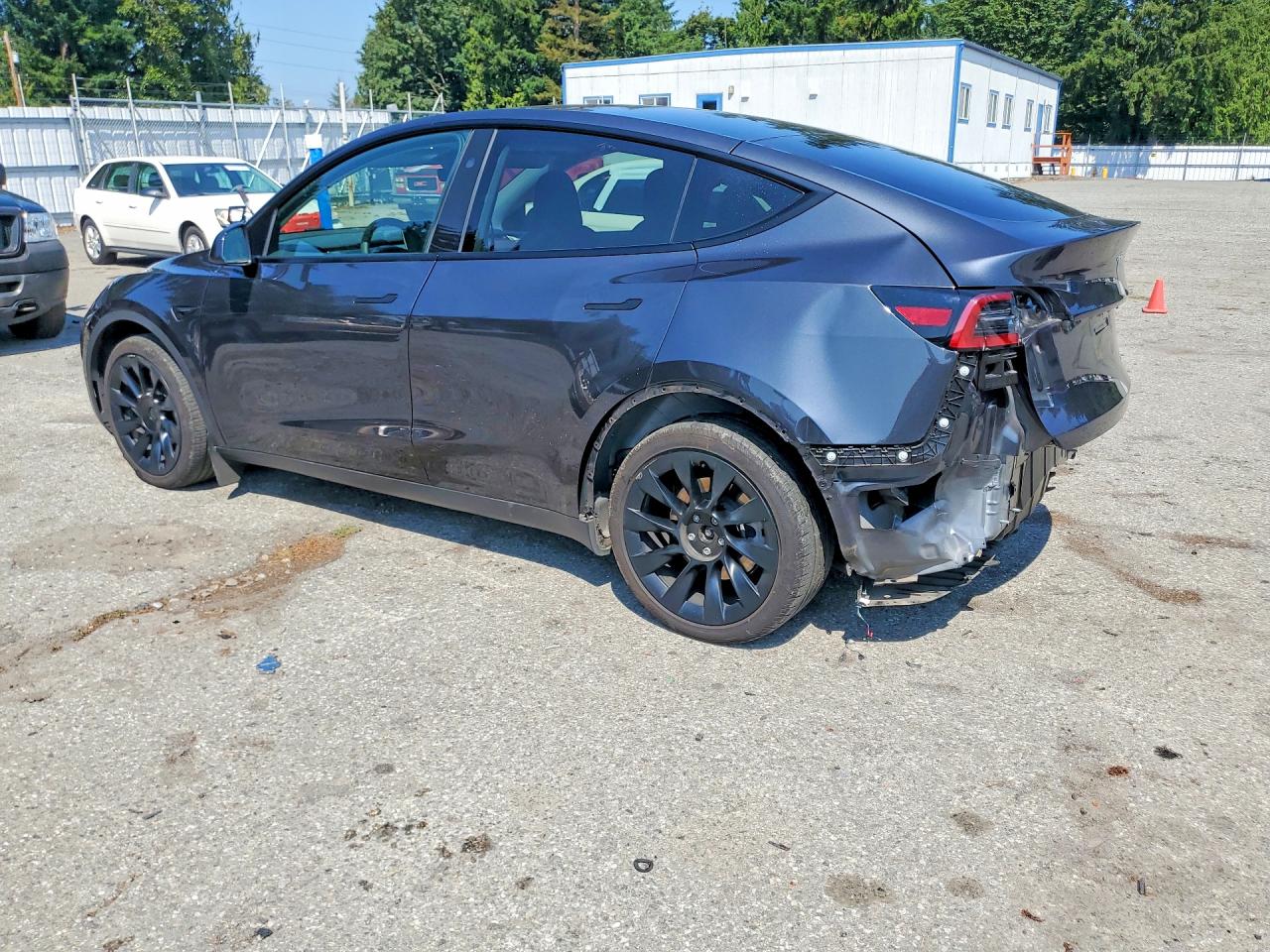 7SAYGDEE4RF013801 · 2024 TESLA MODEL Y · 2/14