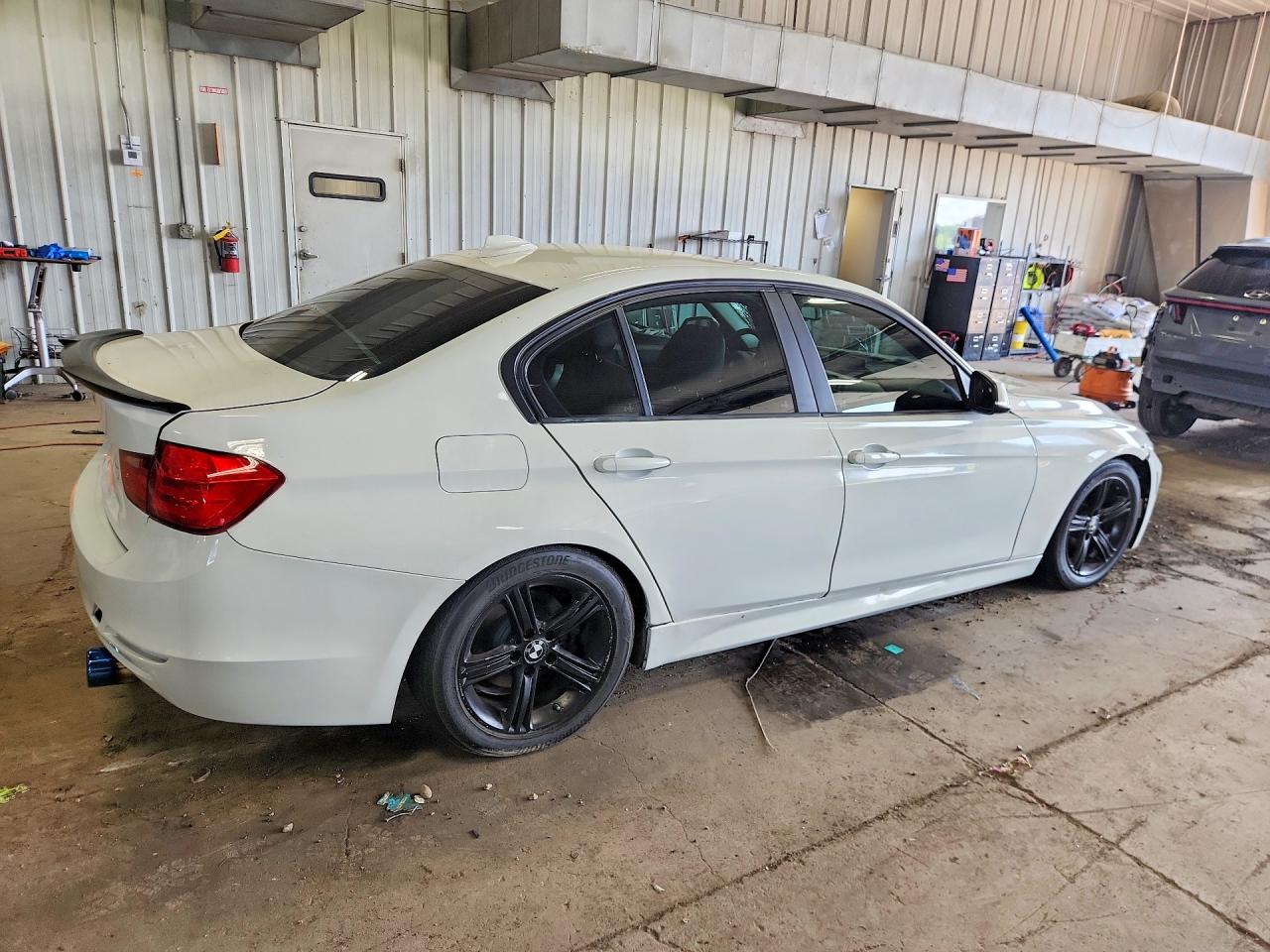 WBA3B3C55DF540797 · 2013 BMW 328 · 3/13