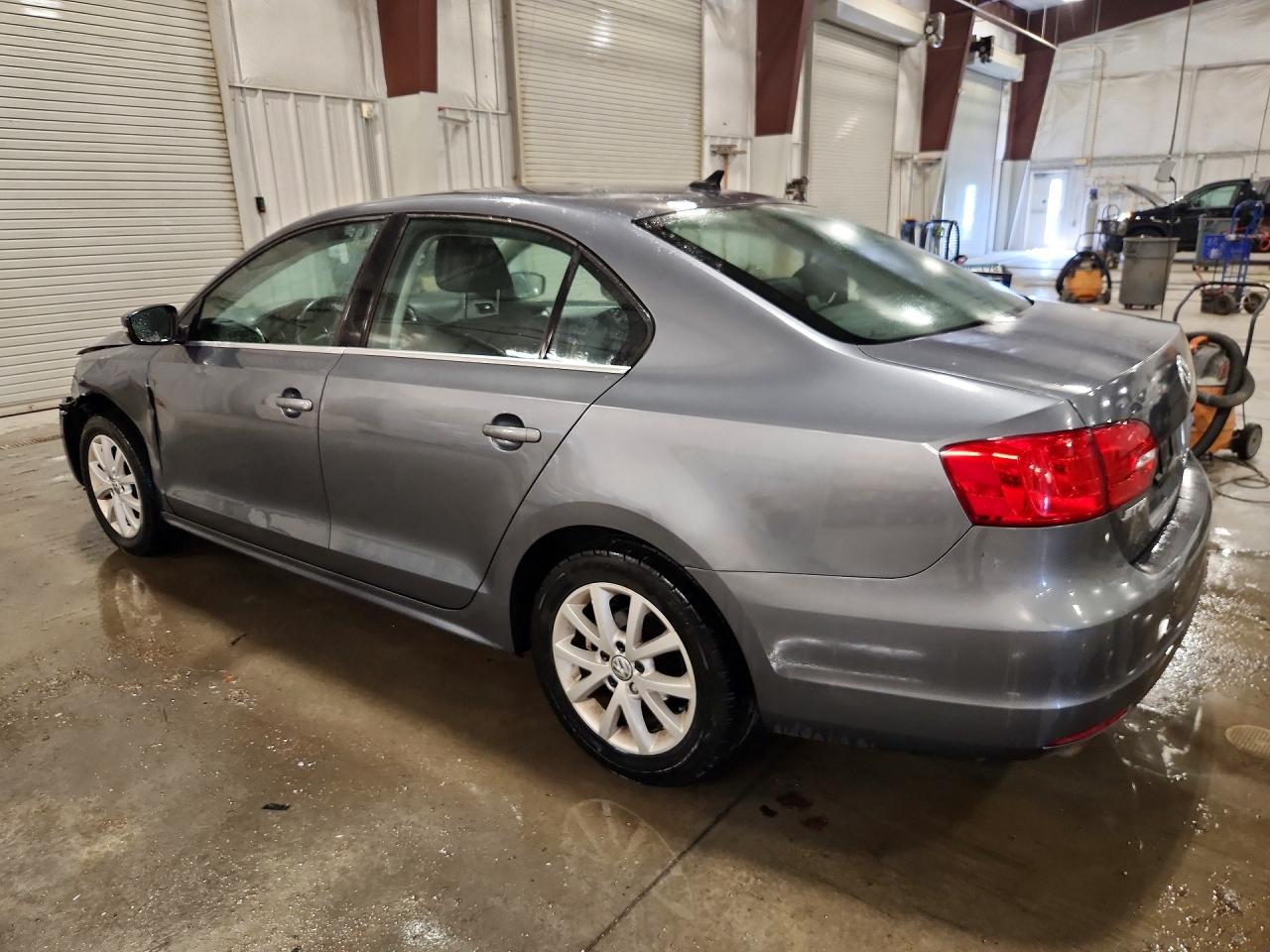 3VWDP7AJ1DM428009 · 2013 VOLKSWAGEN JETTA · 2/12