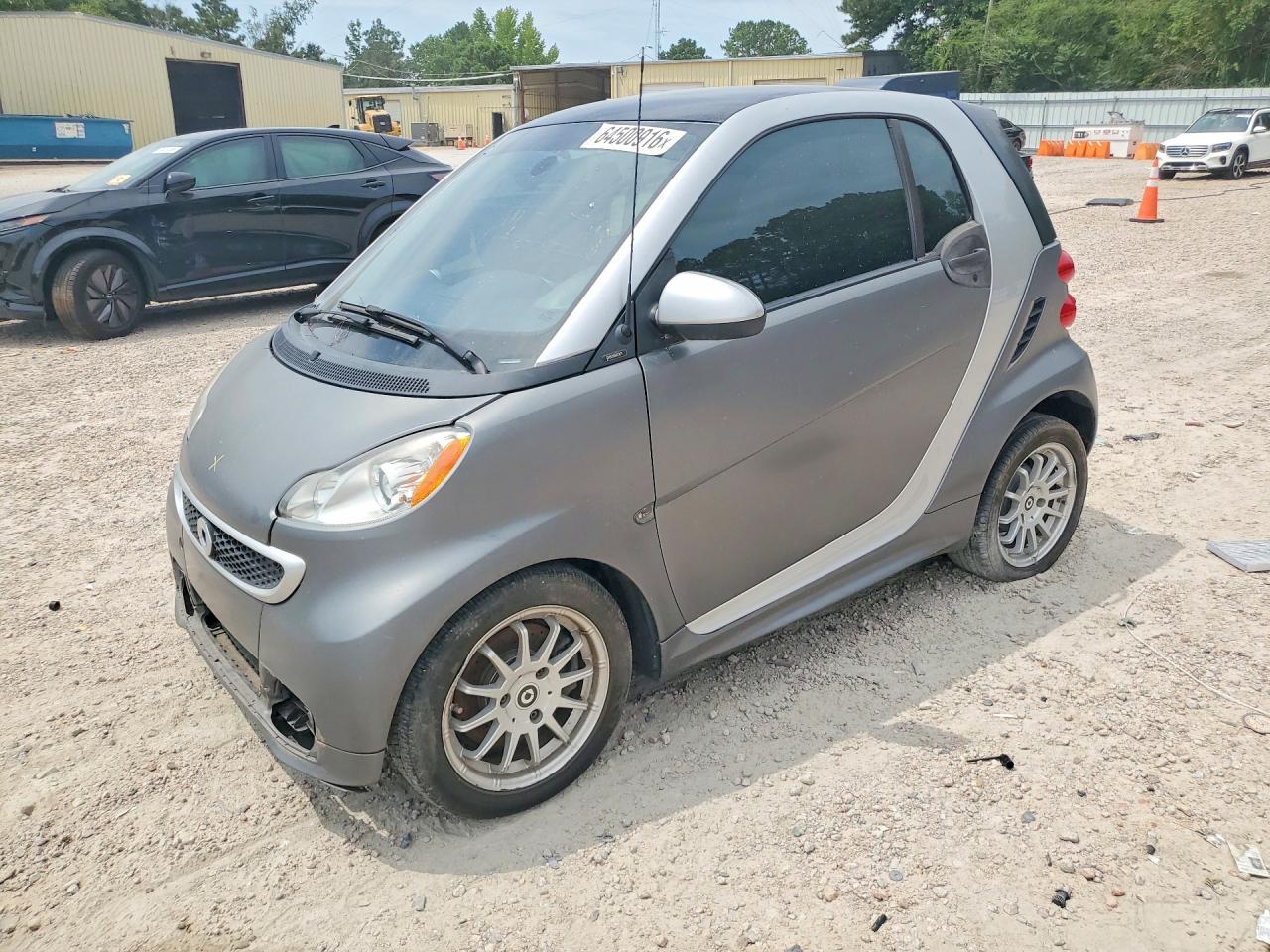 WMEEJ3BA2DK688749 · 2013 SMART FORTWO