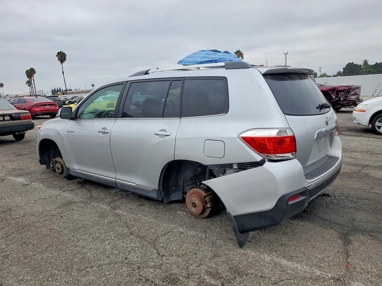 5TDDK3EH8DS251475 · 2013 TOYOTA HIGHLANDER · 2/13
