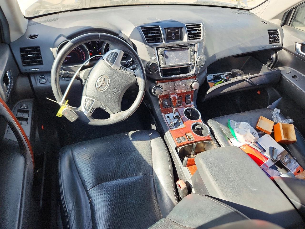 5TDDK3EH8DS251475 · 2013 TOYOTA HIGHLANDER · 8/13