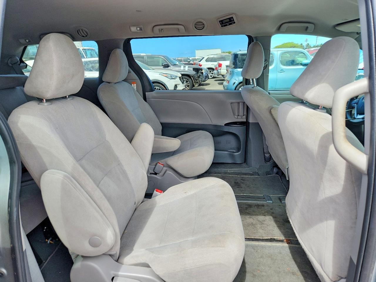 5TDZZ3DC2LS054789 · 2020 TOYOTA SIENNA · 11/13