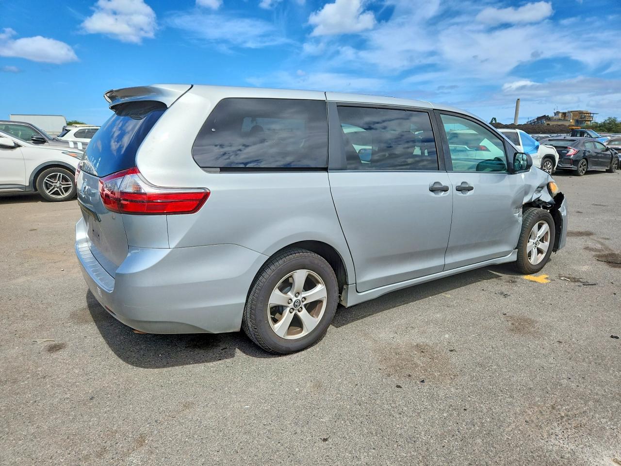5TDZZ3DC2LS054789 · 2020 TOYOTA SIENNA · 3/13