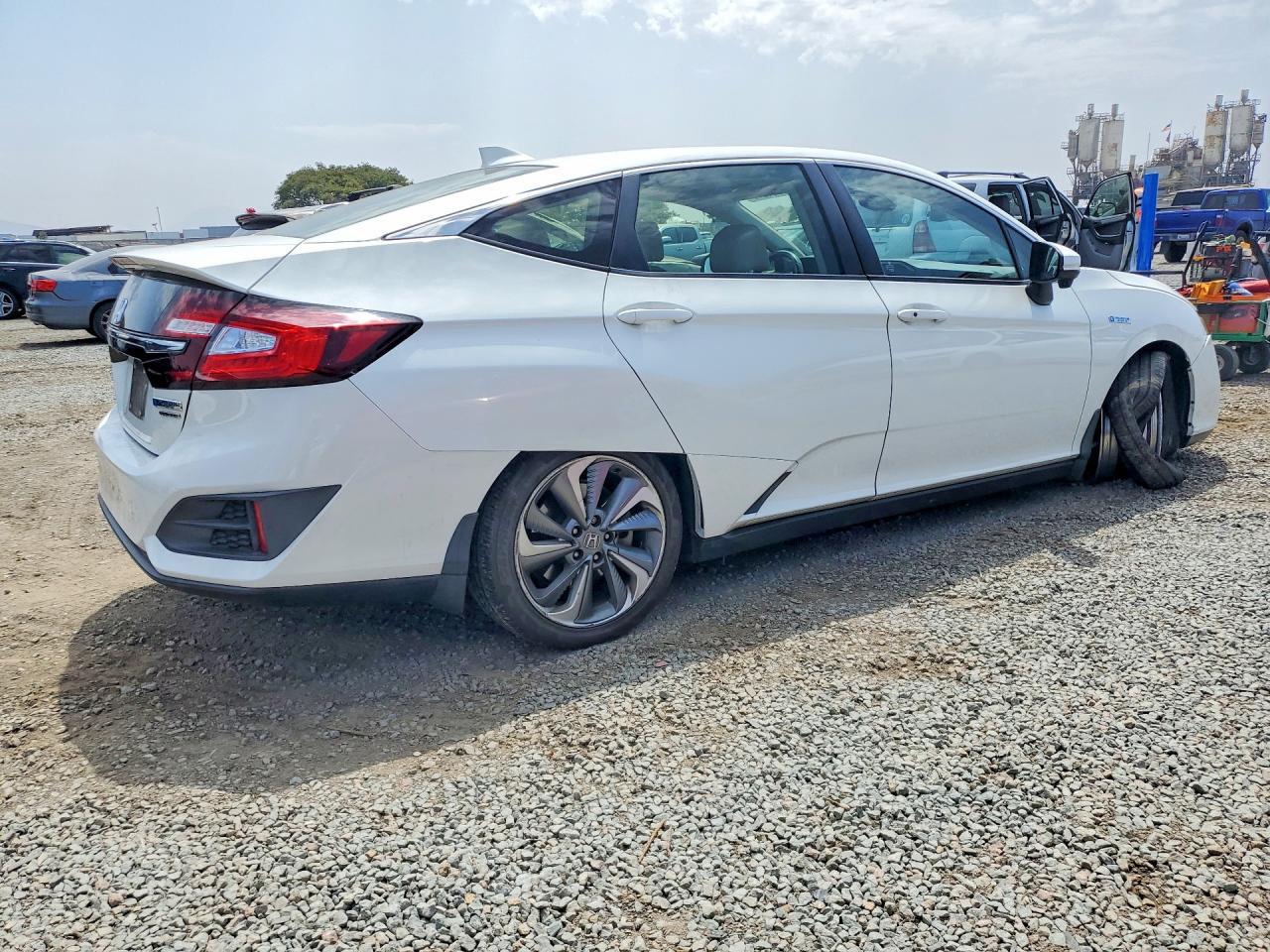 JHMZC5F32KC001213 · 2019 HONDA CLARITY · 3/13
