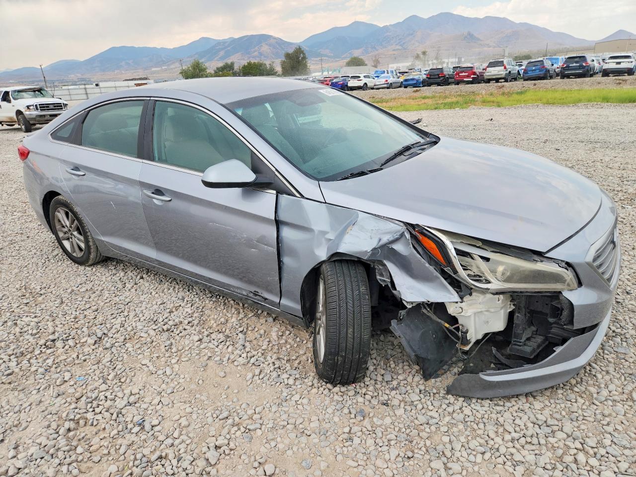 5NPE24AF1HH560943 · 2017 HYUNDAI SONATA · 4/12