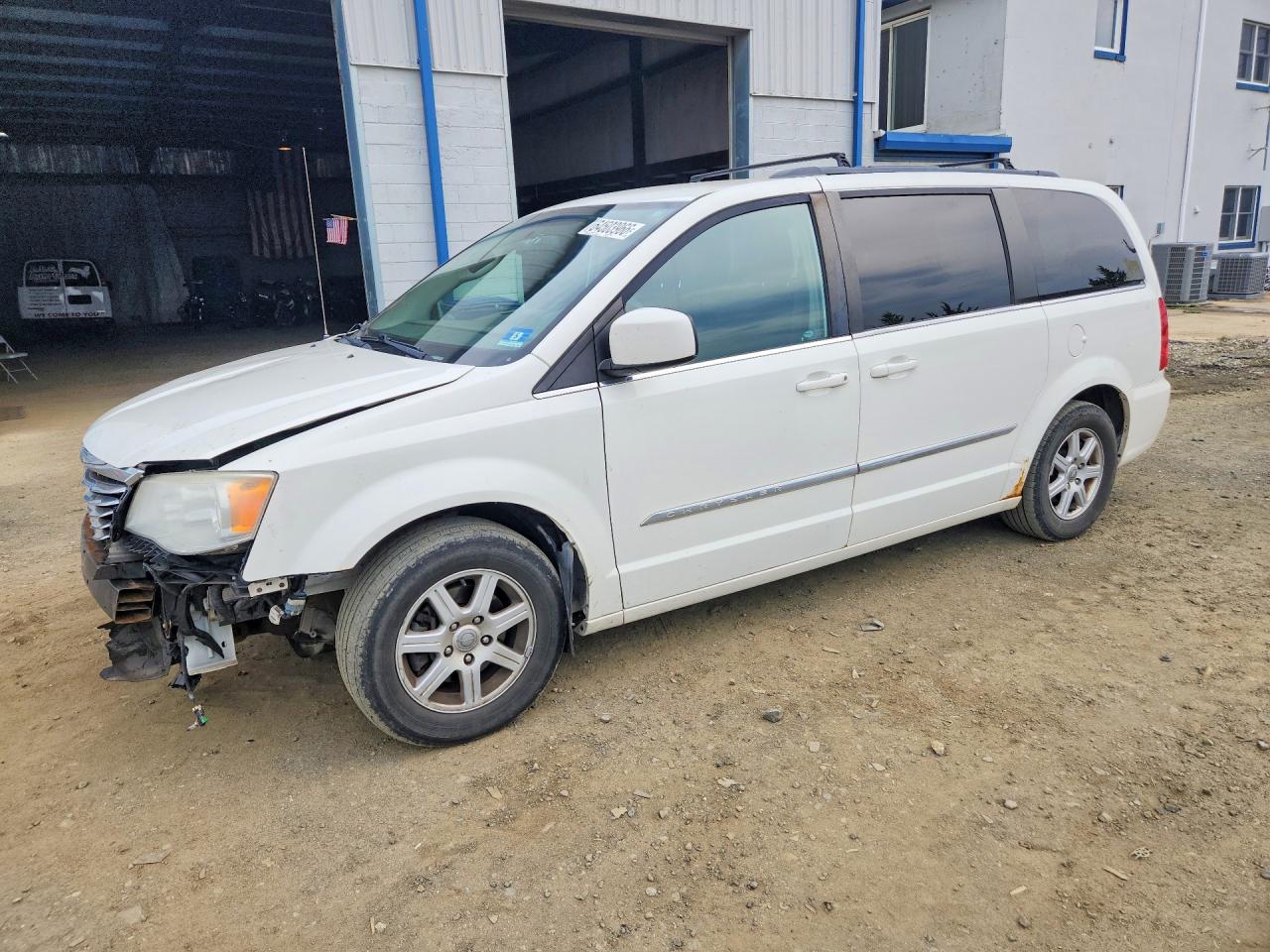 2A4RR5DG9BR763574 · 2011 CHRYSLER TOWN & COUNTRY