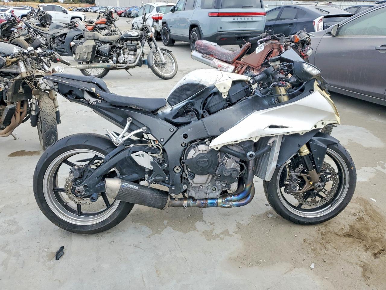 JKAZXCJ16BA004525 · 2011 KAWASAKI ZX1000