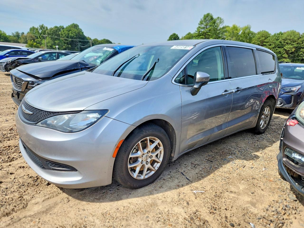 2021 CHRYSLER VOYAGER