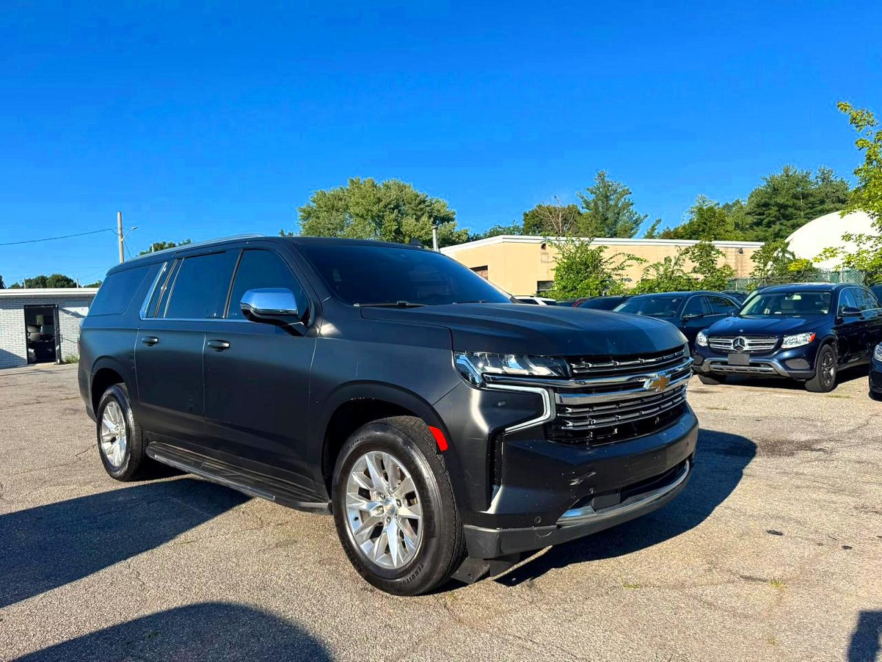 1GNSKFKD2NR207585 · 2022 CHEVROLET SUBURBAN