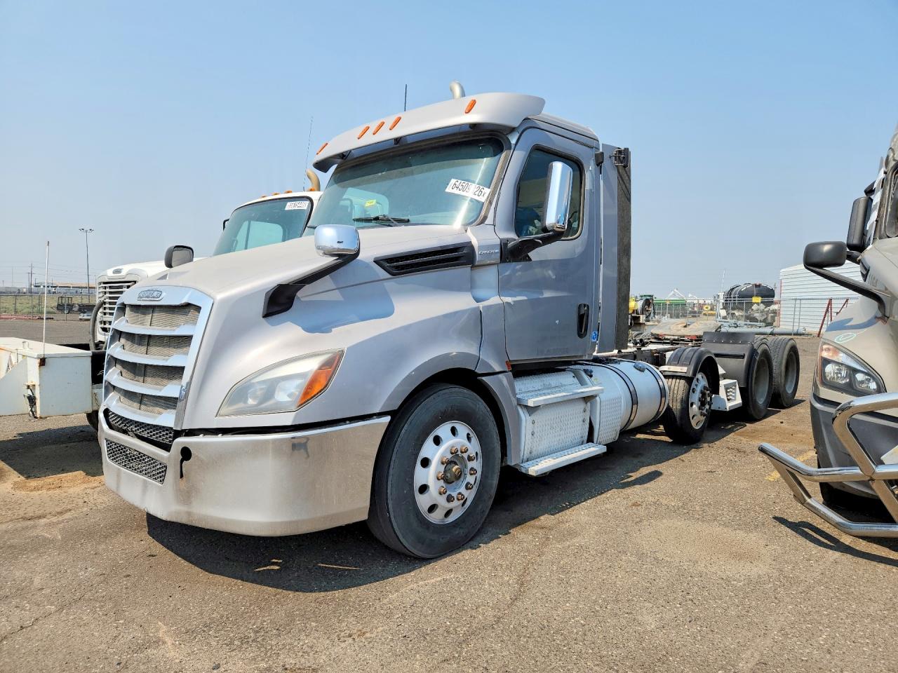 3AKNHLDRXJSJU2569 · 2018 FREIGHTLINER CASCADIA 126