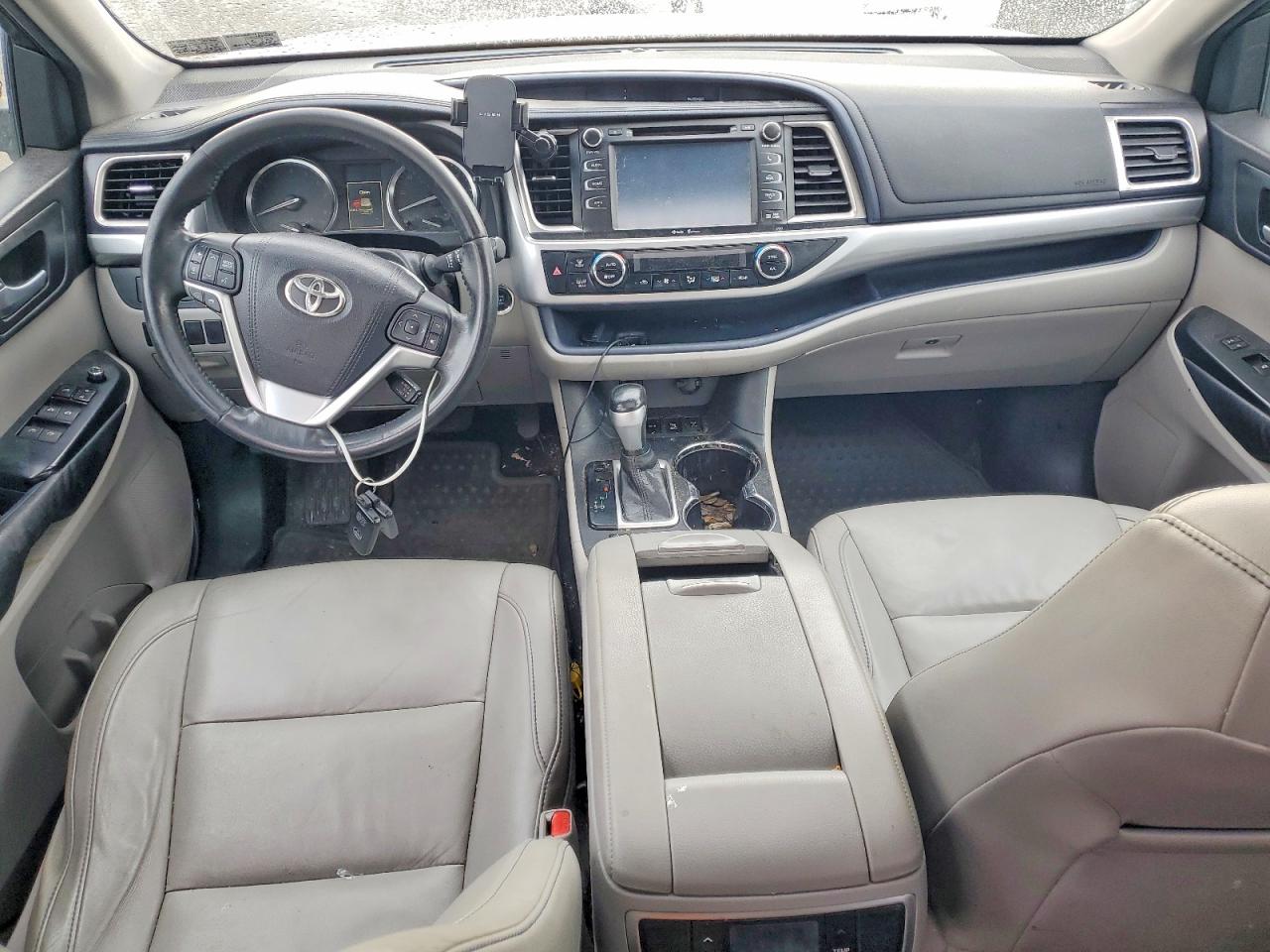 5TDJKRFH3FS170259 · 2015 TOYOTA HIGHLANDER · 8/12