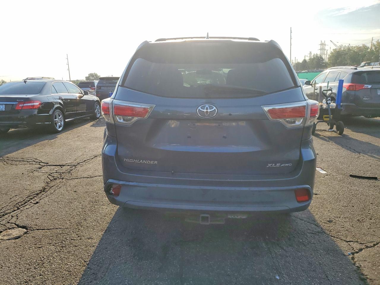 5TDJKRFH3FS170259 · 2015 TOYOTA HIGHLANDER · 6/12
