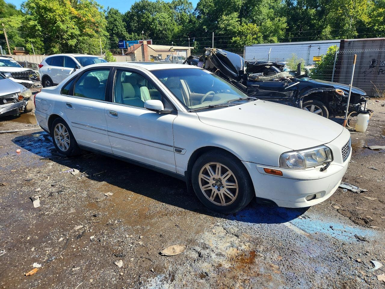 YV1TH592051411711 · 2005 VOLVO S80 · 4/12
