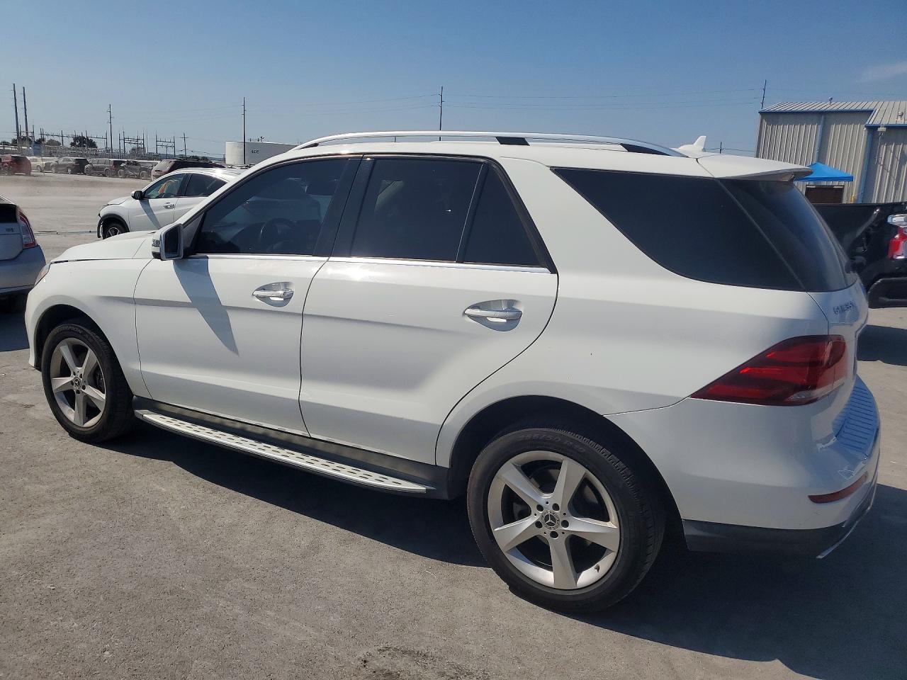 4JGDA5HB0HA926207 · 2017 MERCEDES-BENZ GLE · 2/13
