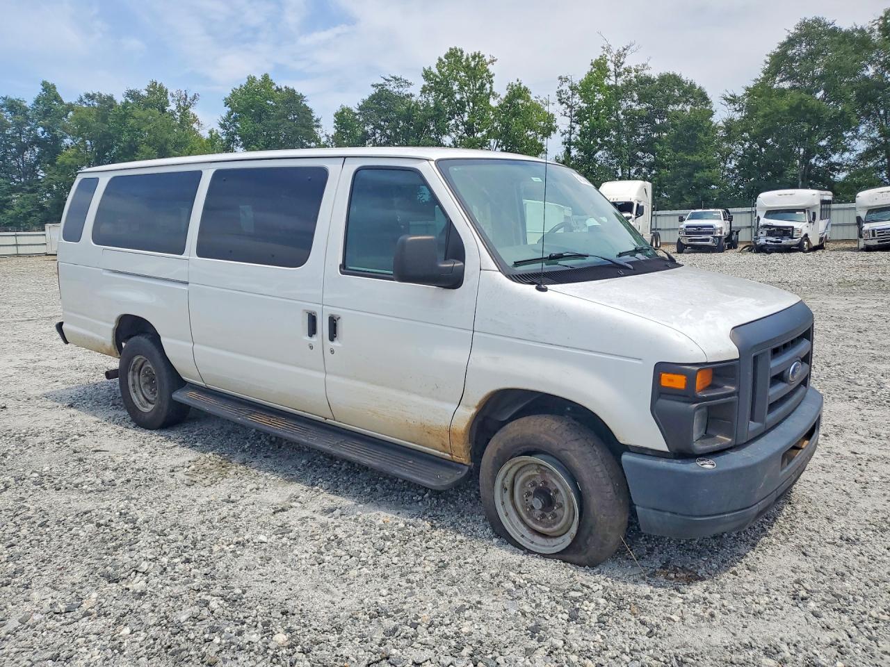 1FBSS3BL3EDA04026 · 2014 FORD ECONOLINE · 4/13