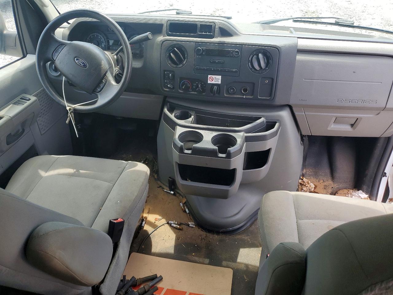 1FBSS3BL3EDA04026 · 2014 FORD ECONOLINE · 8/13