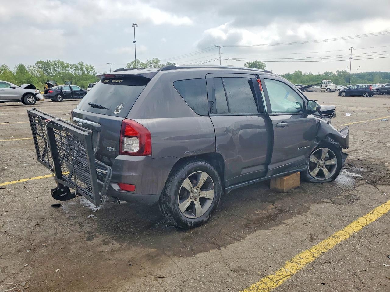 1C4NJDEB2HD178257 · 2017 JEEP COMPASS · 3/13