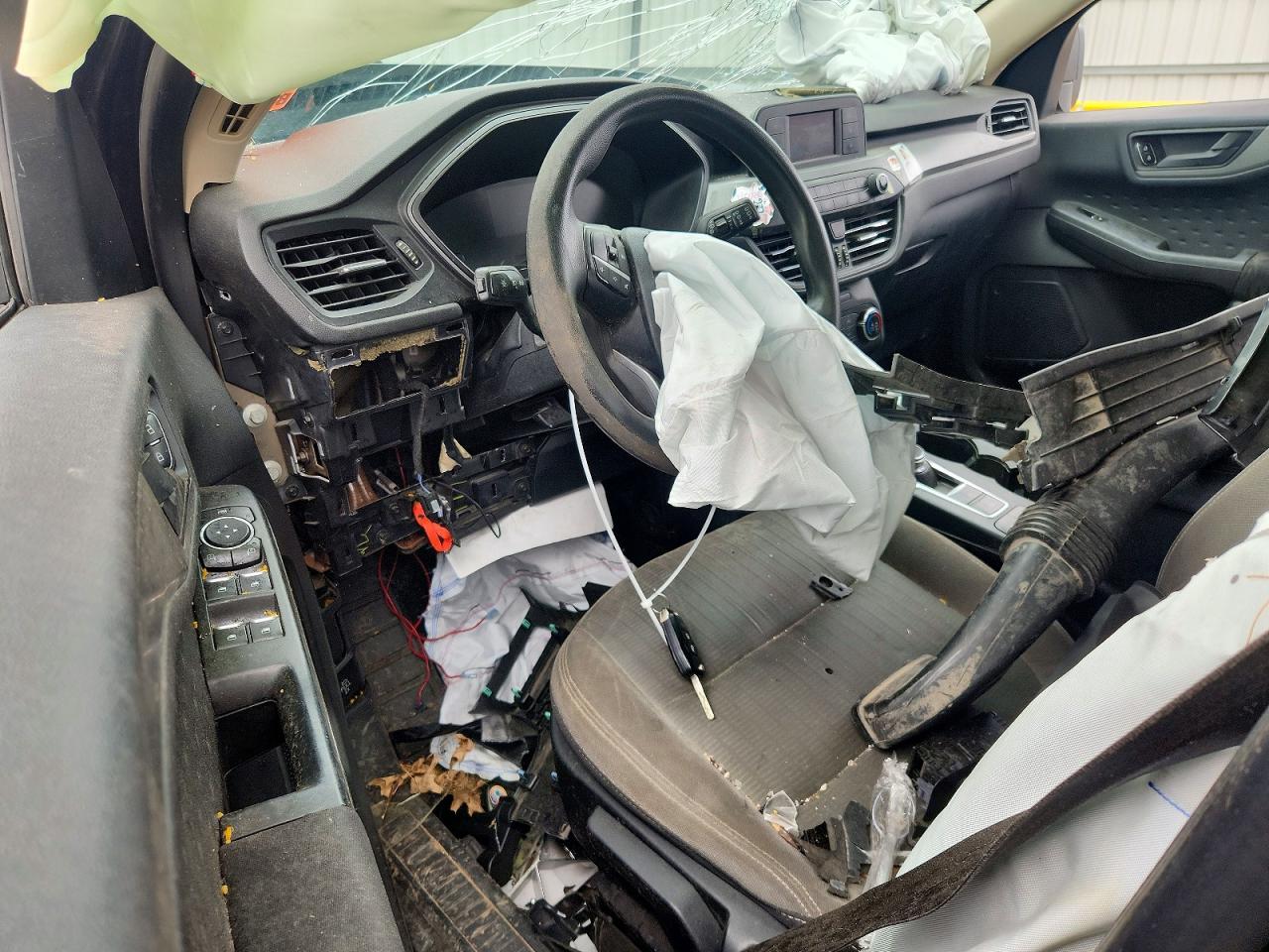 1FMCU0F60LUA33246 · 2020 FORD ESCAPE · 8/13