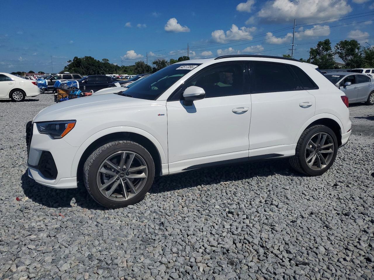 WA1DECF34N1119431 · 2022 AUDI Q3