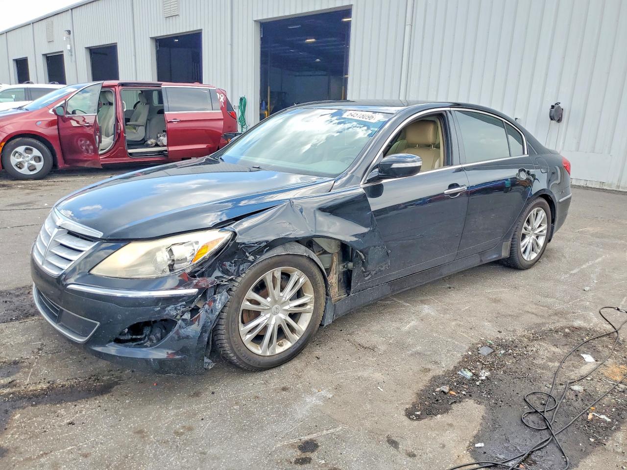 KMHGC4DD1DU221997 · 2013 HYUNDAI GENESIS