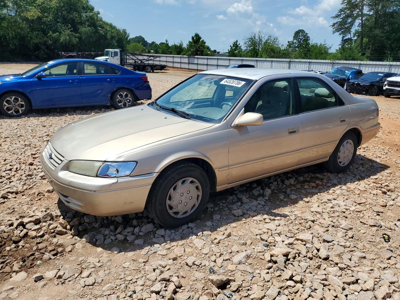 4T1BG22K4WU330204 · 1998 TOYOTA CAMRY
