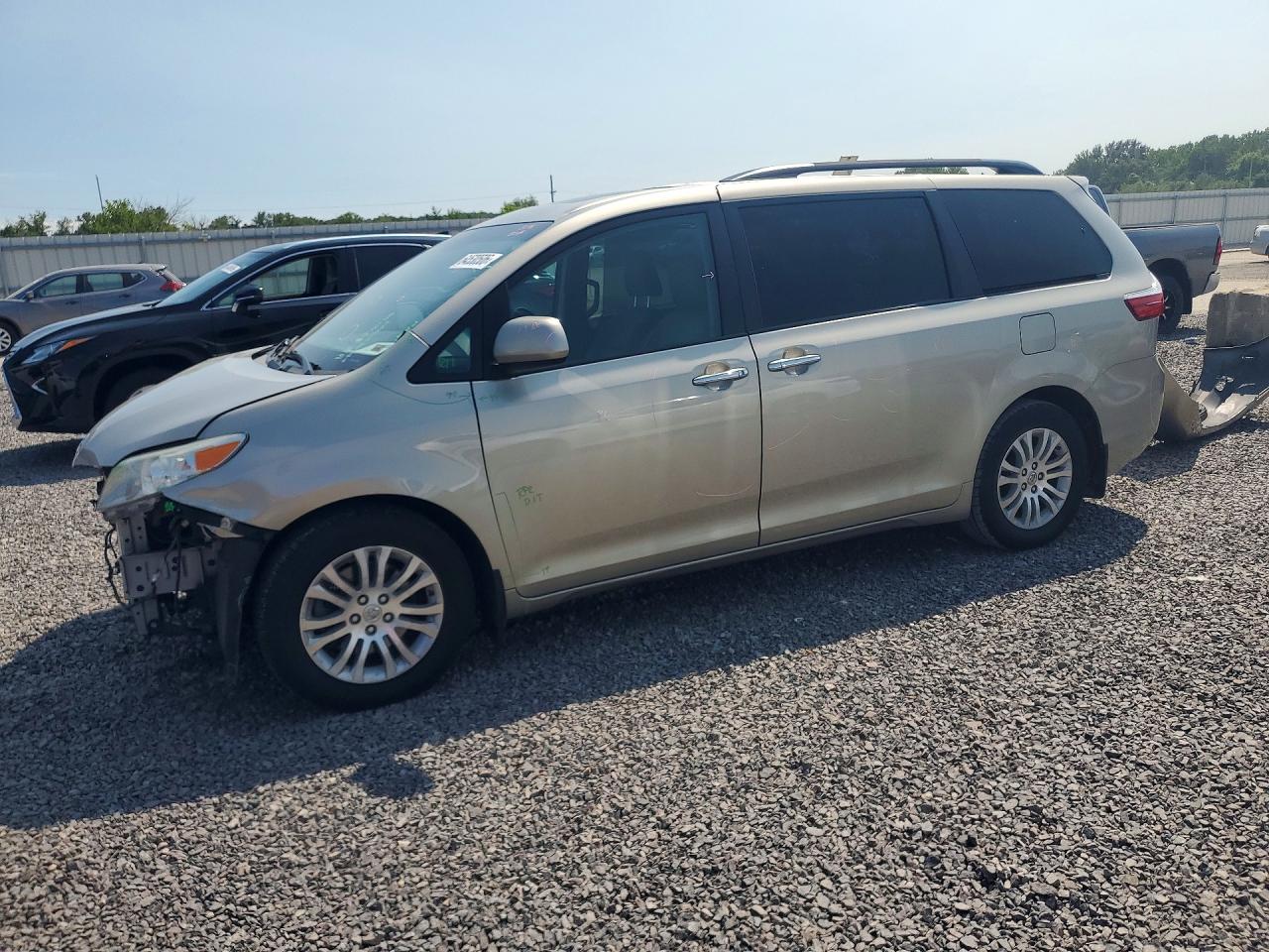 5TDYZ3DC4HS772086 · 2017 TOYOTA SIENNA