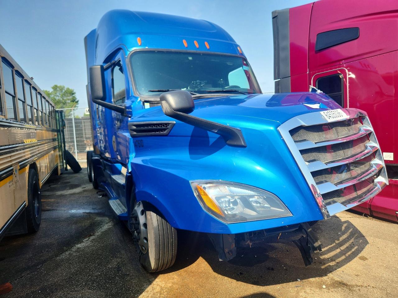 3AKJHHDR6KSKJ1173 · 2019 FREIGHTLINER CASCADIA 126 · 4/13