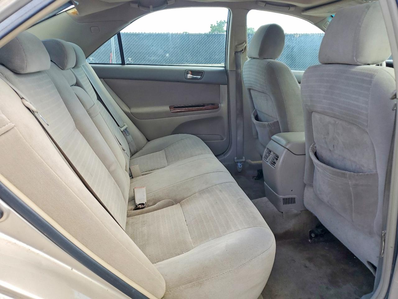 4T1BE30KX5U993645 · 2005 TOYOTA CAMRY · 10/12