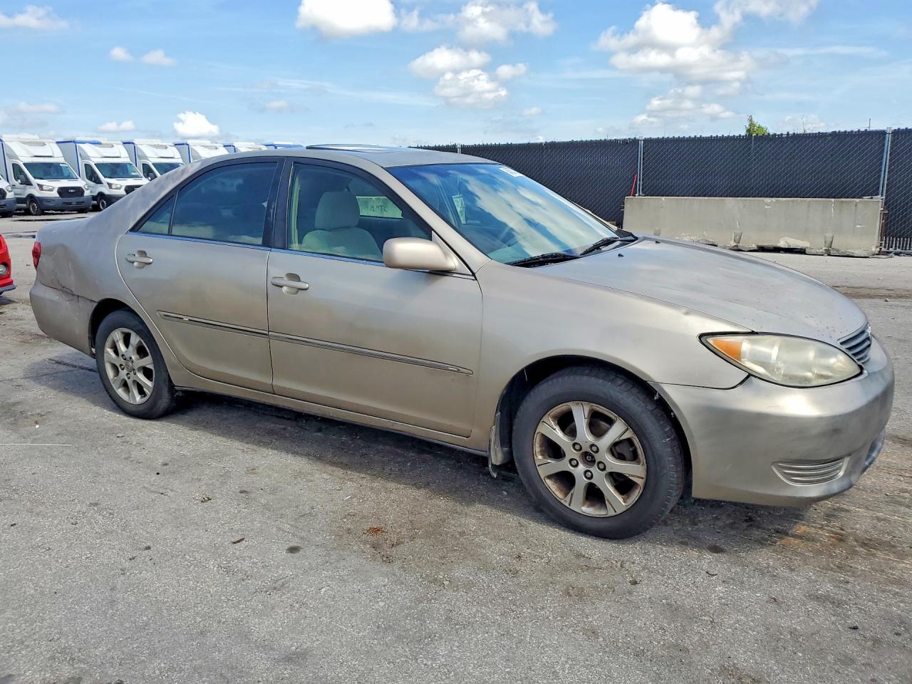4T1BE30KX5U993645 · 2005 TOYOTA CAMRY · 4/12
