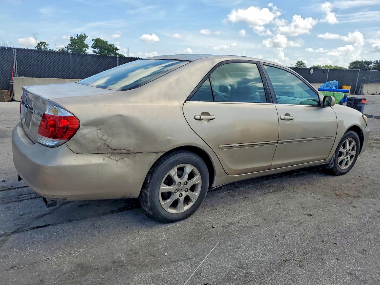 4T1BE30KX5U993645 · 2005 TOYOTA CAMRY · 3/12