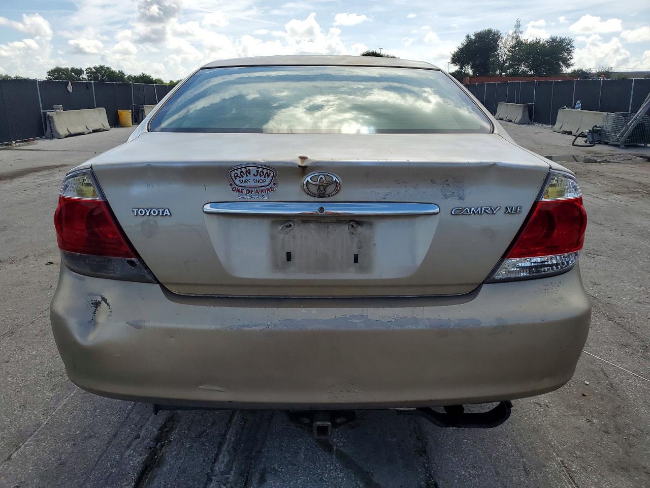 4T1BE30KX5U993645 · 2005 TOYOTA CAMRY · 6/12