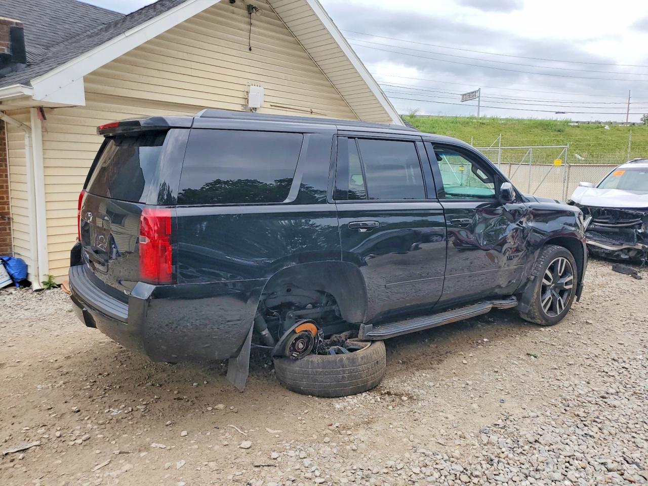 1GNSKCKJ4JR328049 · 2018 CHEVROLET TAHOE · 3/14